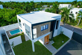 Lux 3br Villa with Pool, Golf
